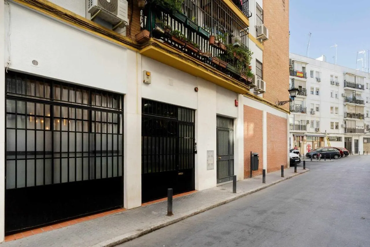 Monkeys Apartments Luxury Metaloft Siviglia