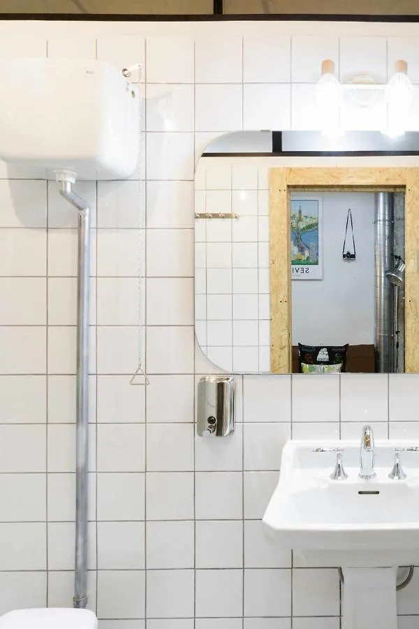 Monkeys Apartments Luxury Metaloft Seville
